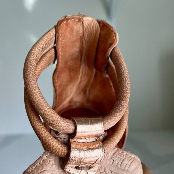 Mjus Woman's Tan Textured Leather Wedge Sandal Size 6 (36) - Picture 11 of 16